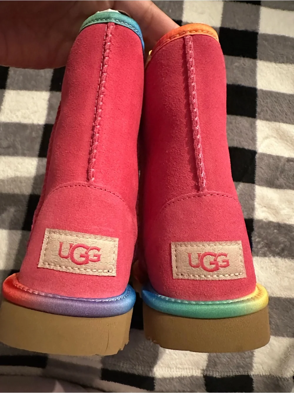 UGG Kids Classic Short II Rainbow Boot in Pink Size 13